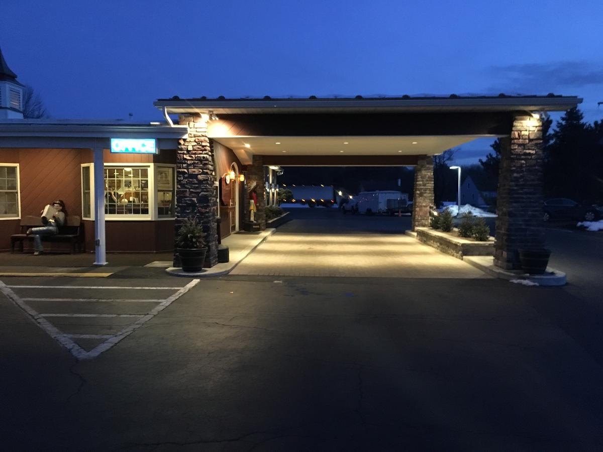 Landmark Motor Inn Glens Falls Kültér fotó