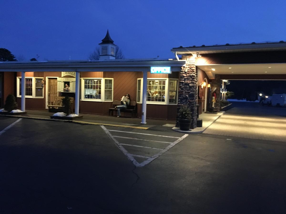 Landmark Motor Inn Glens Falls Kültér fotó