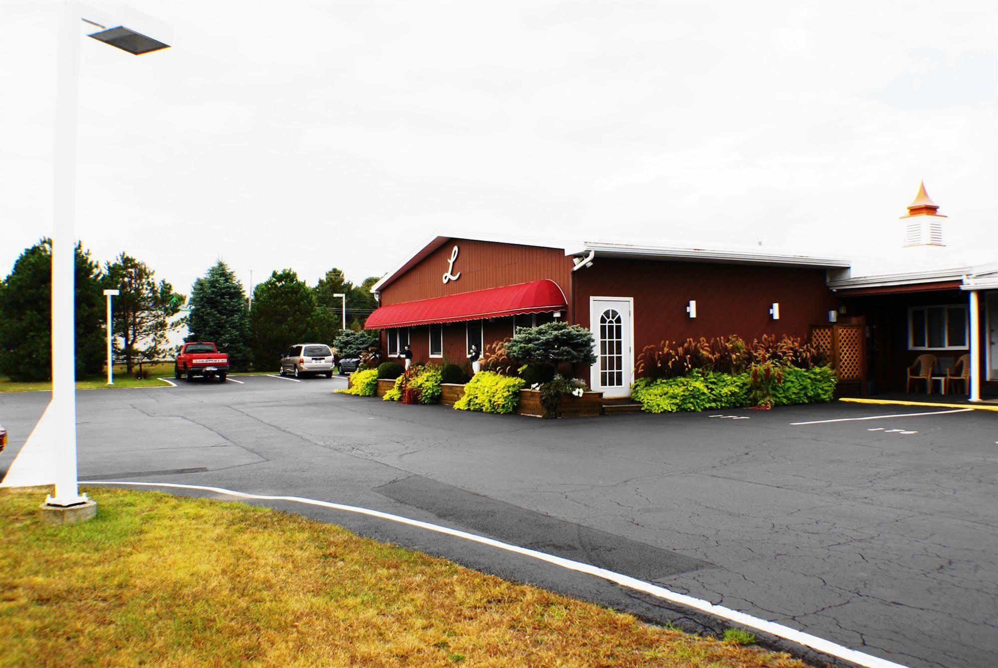 Landmark Motor Inn Glens Falls Kültér fotó