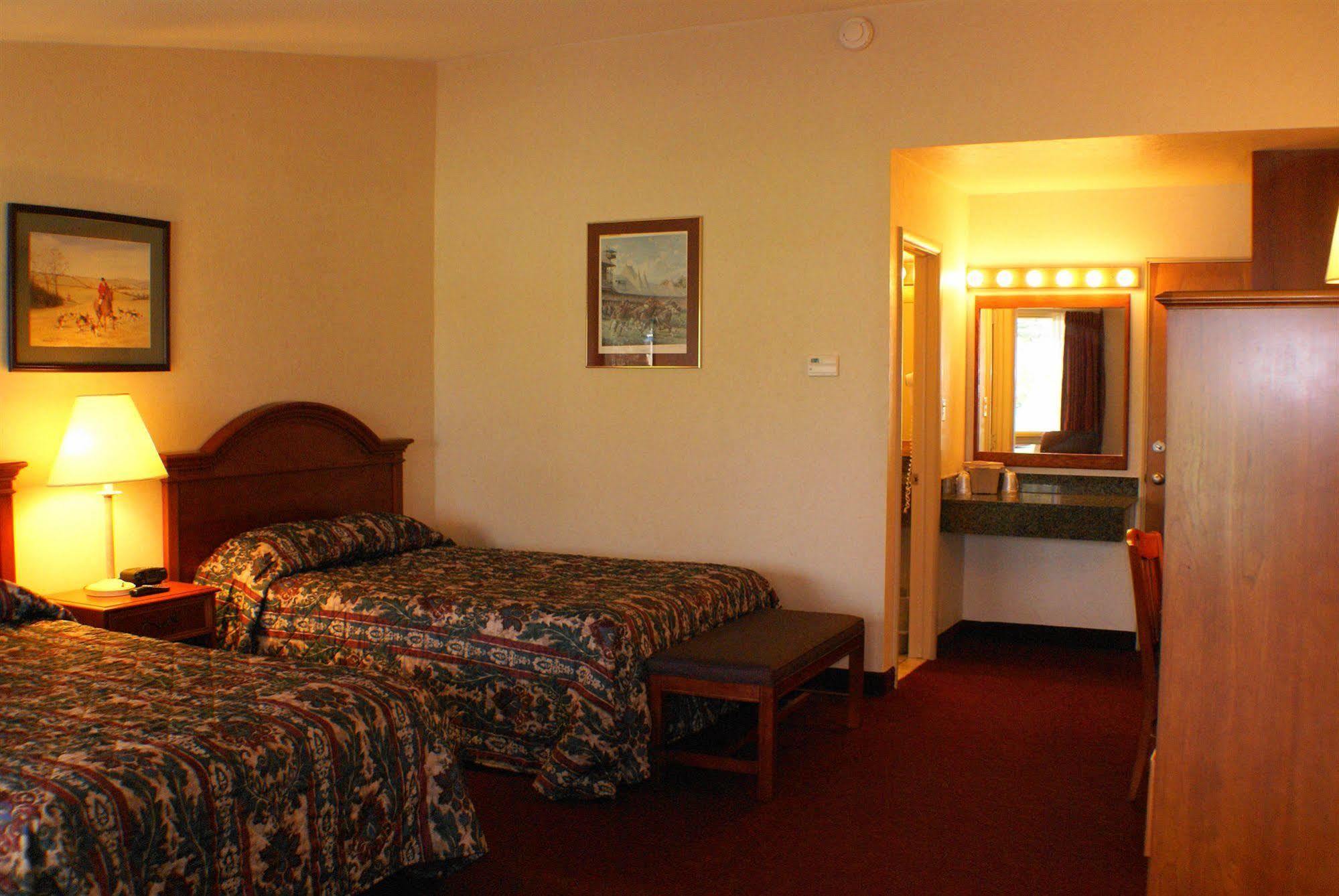 Landmark Motor Inn Glens Falls Kültér fotó
